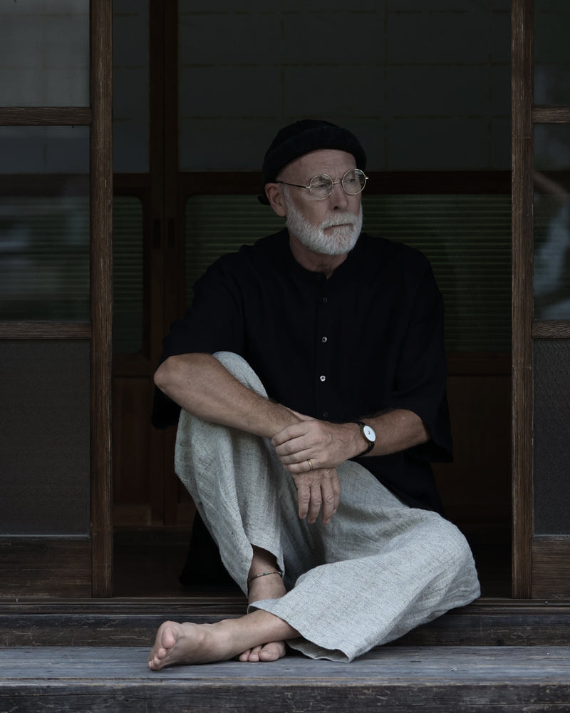 Wash Linen Band Collar Henley Neck Like Half Sleeve Atelier Shirt <#black>