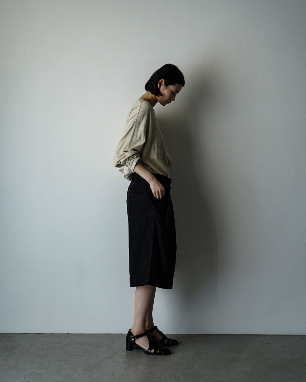 Linen Twill Coin Pocket 2Tuck Double-Hem Shorts <#black>
