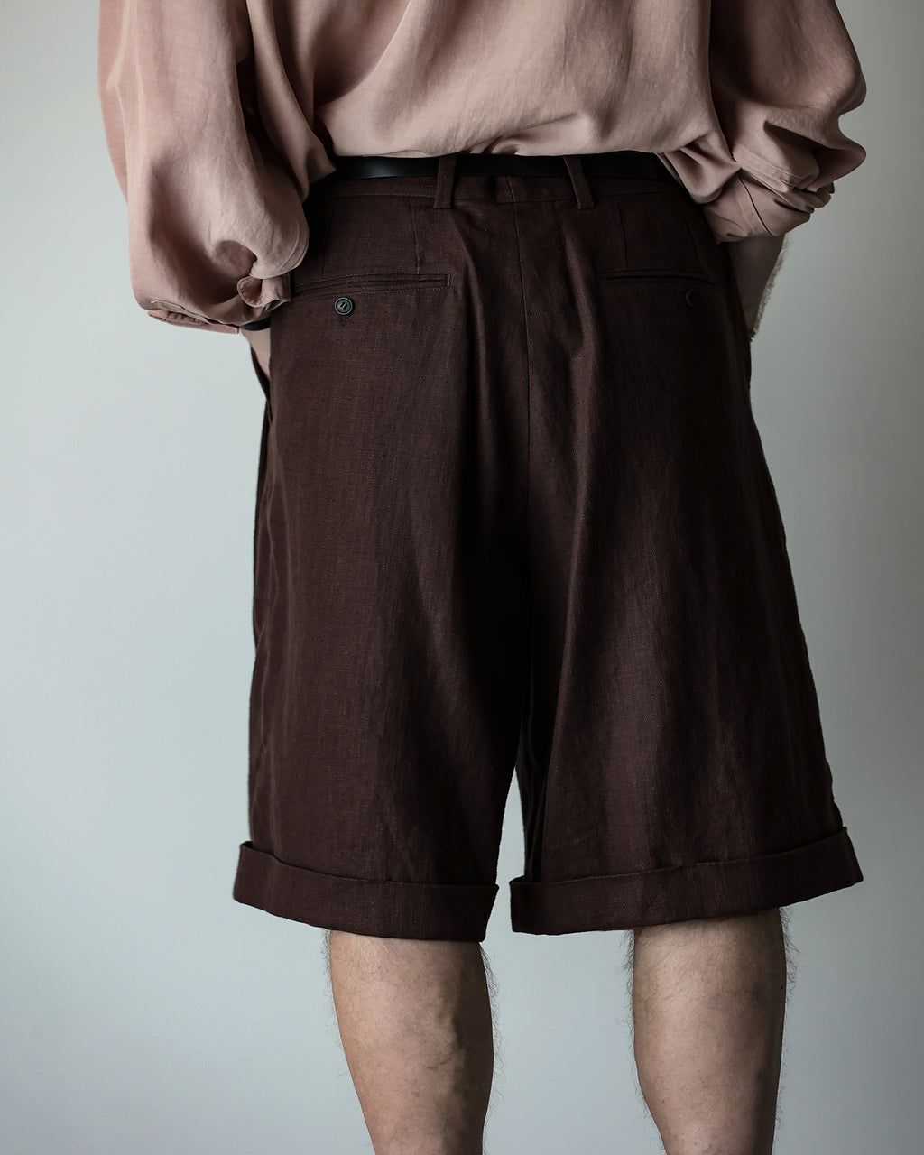 Linen Twill Coin Pocket 2Tuck Double-Hem Shorts <#browm>