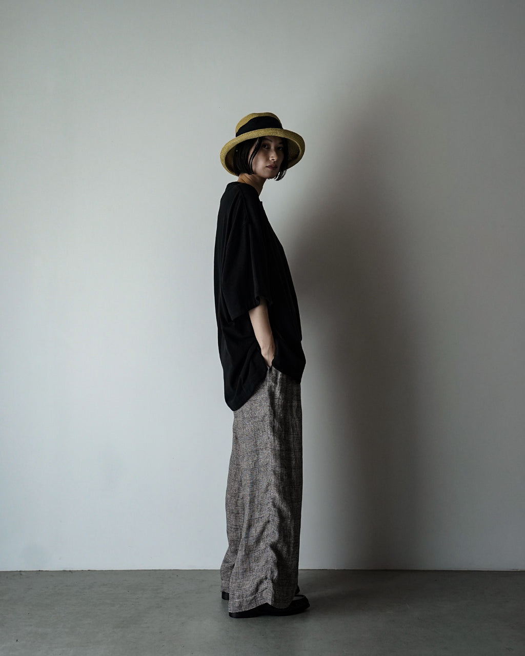 Cotton Linen Hem Round Skipper Half Sleeve Tee <#black>