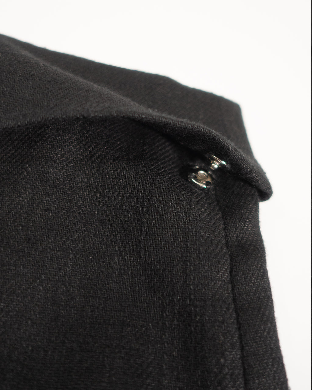 Linen Twill Coin Pocket 2Tuck Double-Hem Shorts <#black>