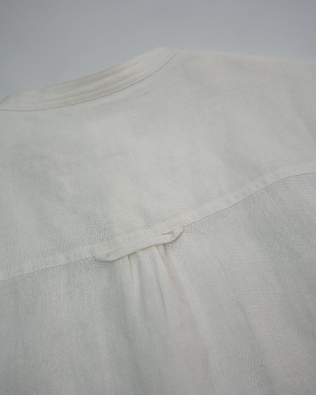 Wash Linen Band Collar Henley Neck Like Half Sleeve Atelier Shirt <#off white>