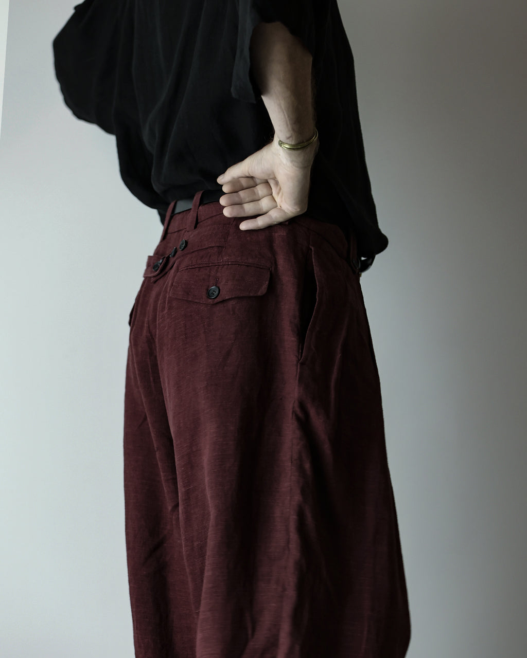 French Linen Back Belt 3Tuck Wide Straight Trousers <#burgundy>
