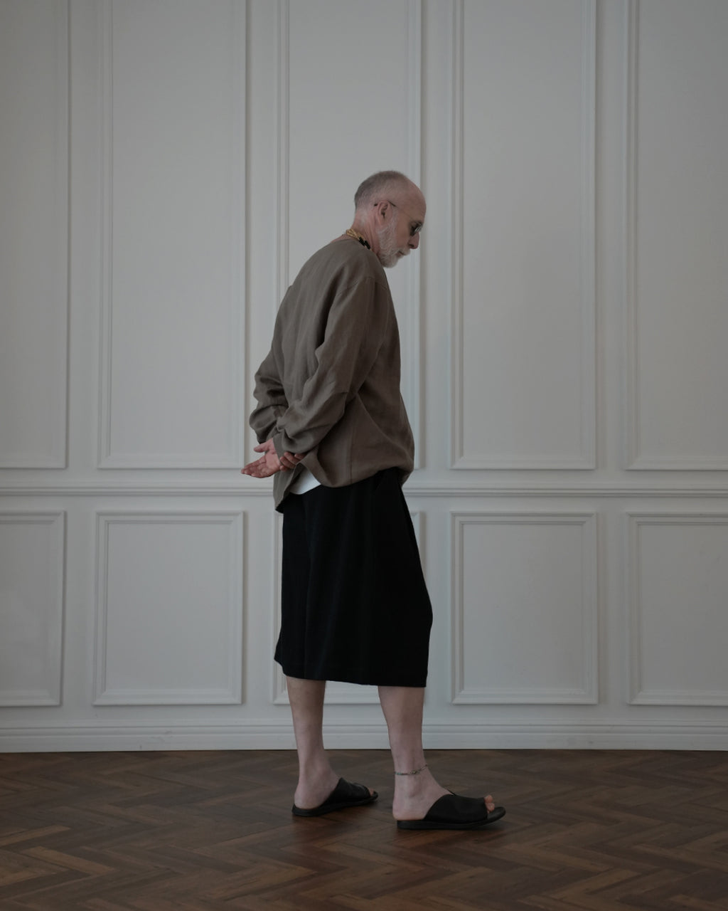 Crew Neck LS Tuck Rib Pullover.