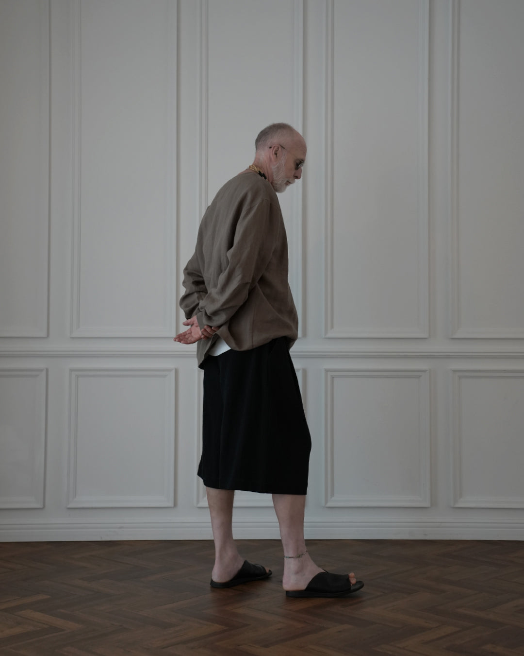 Crew Neck LS Tuck Rib Pullover.