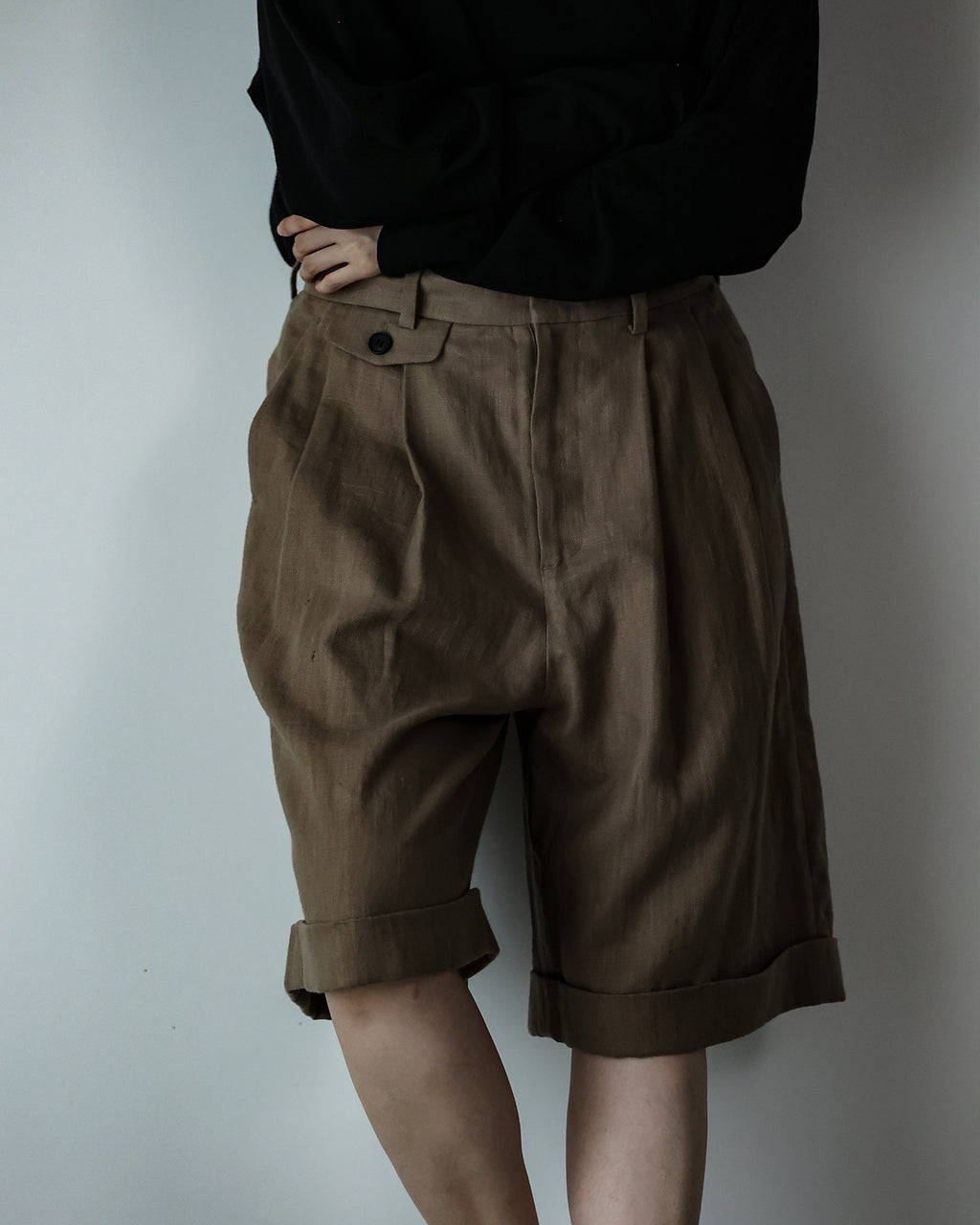 Linen Twill Coin Pocket 2Tuck Double-Hem Shorts <#beige>