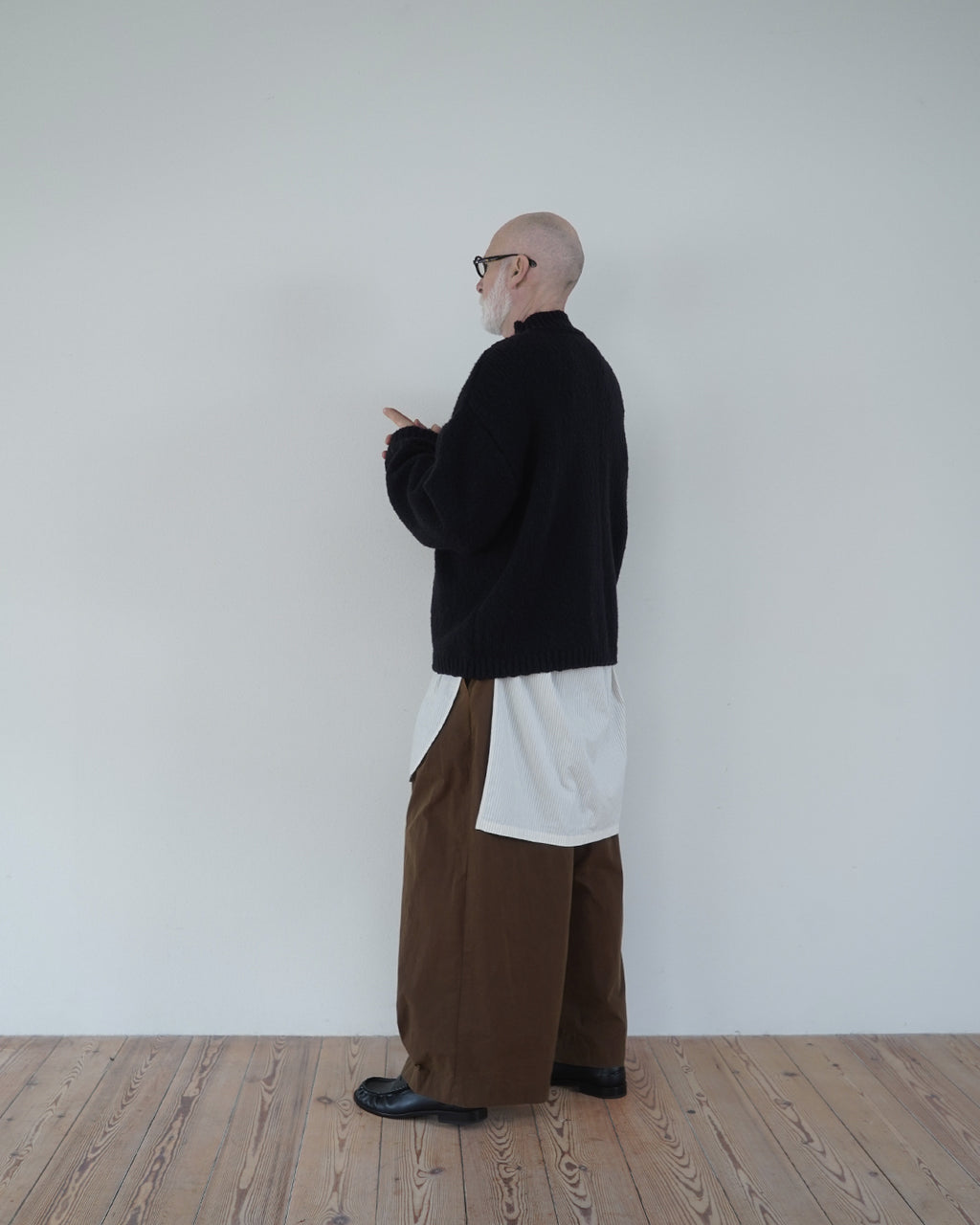 Wool Blend High Neck Hand-like Knit / Sweater <#black>
