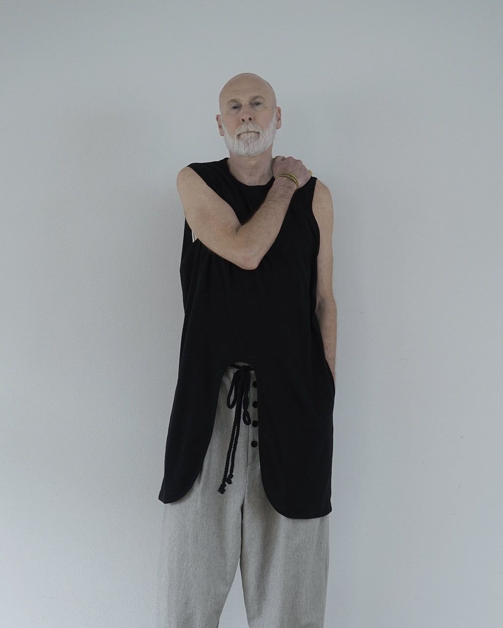 Linen Jersey Inner Layered Front Slit Tank Top <#black>