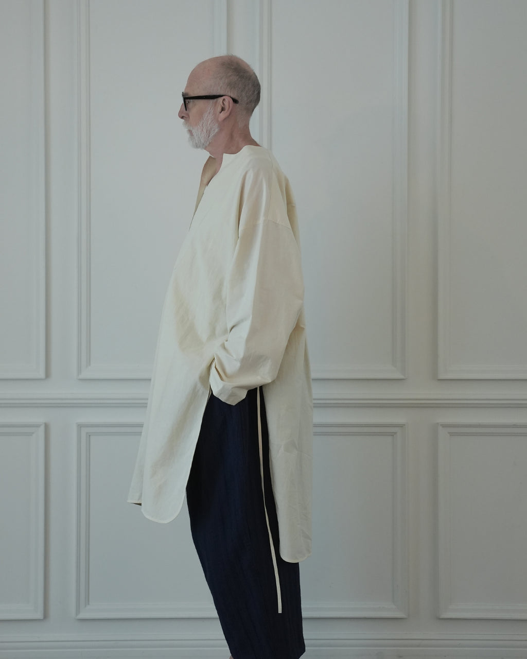 Key Neck Side Slit Long Length Pullover Shirt.