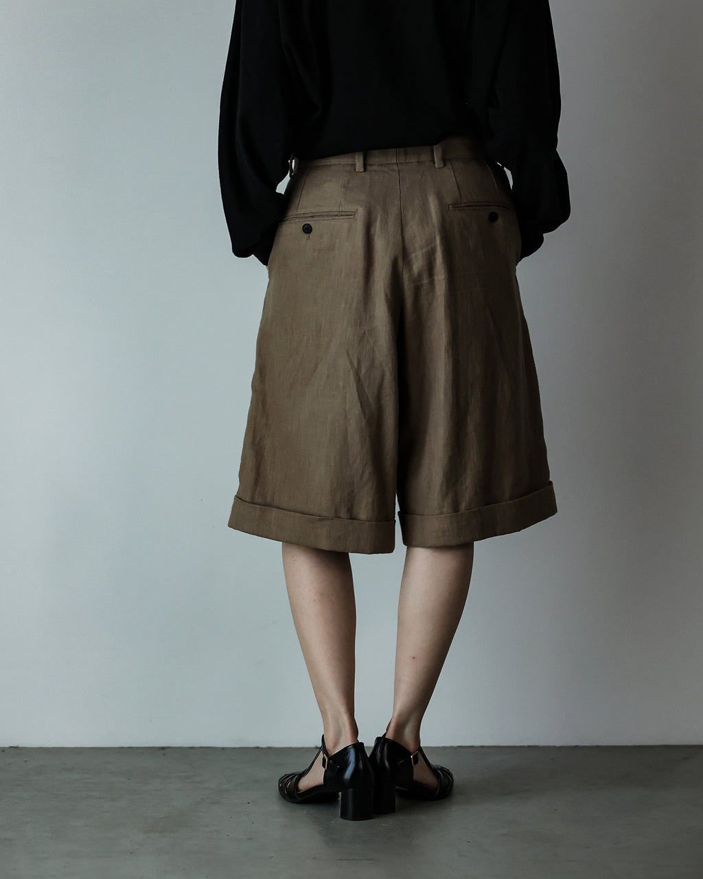 Linen Twill Coin Pocket 2Tuck Double-Hem Shorts <#beige>