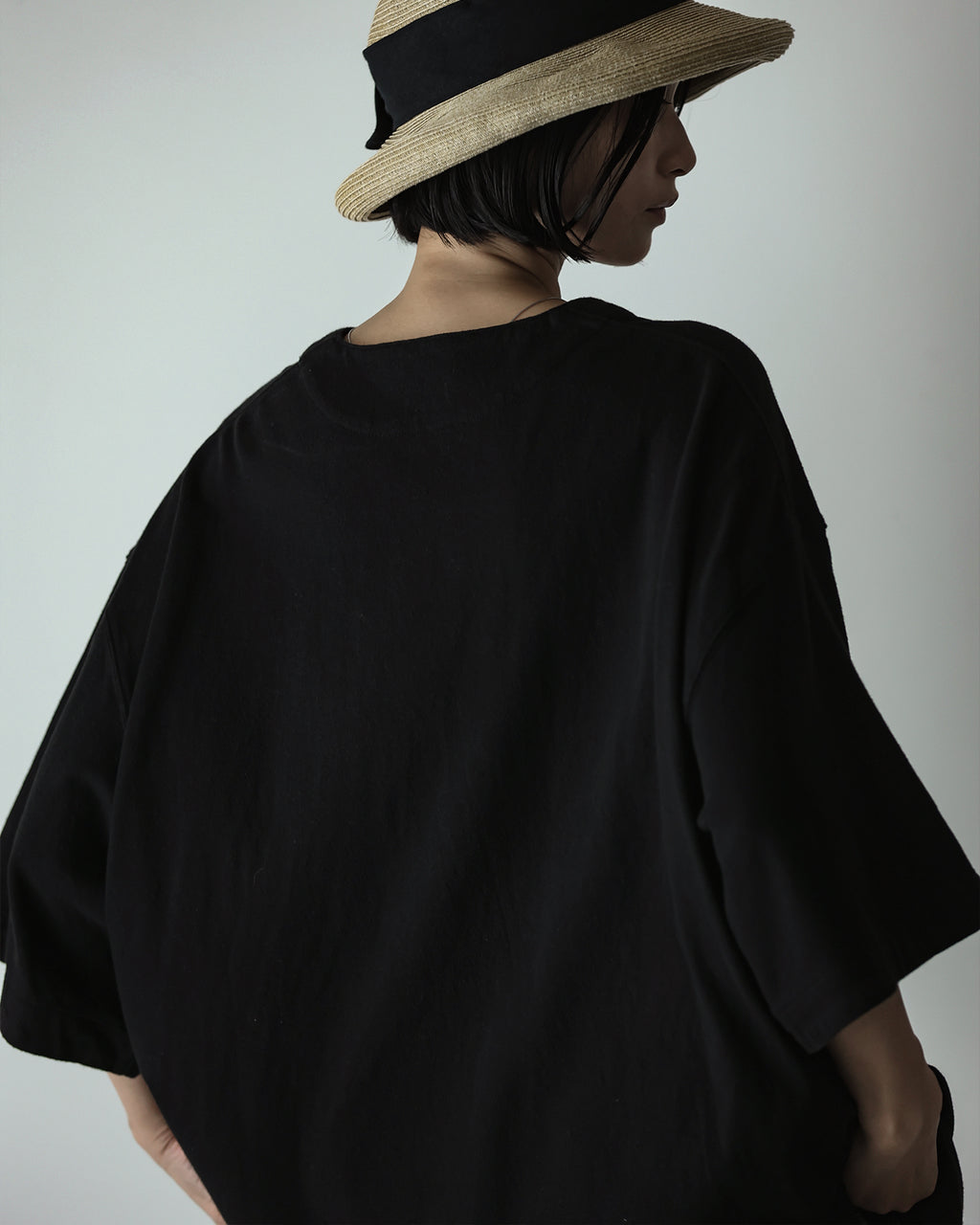 Cotton Linen Hem Round Skipper Half Sleeve Tee <#black>