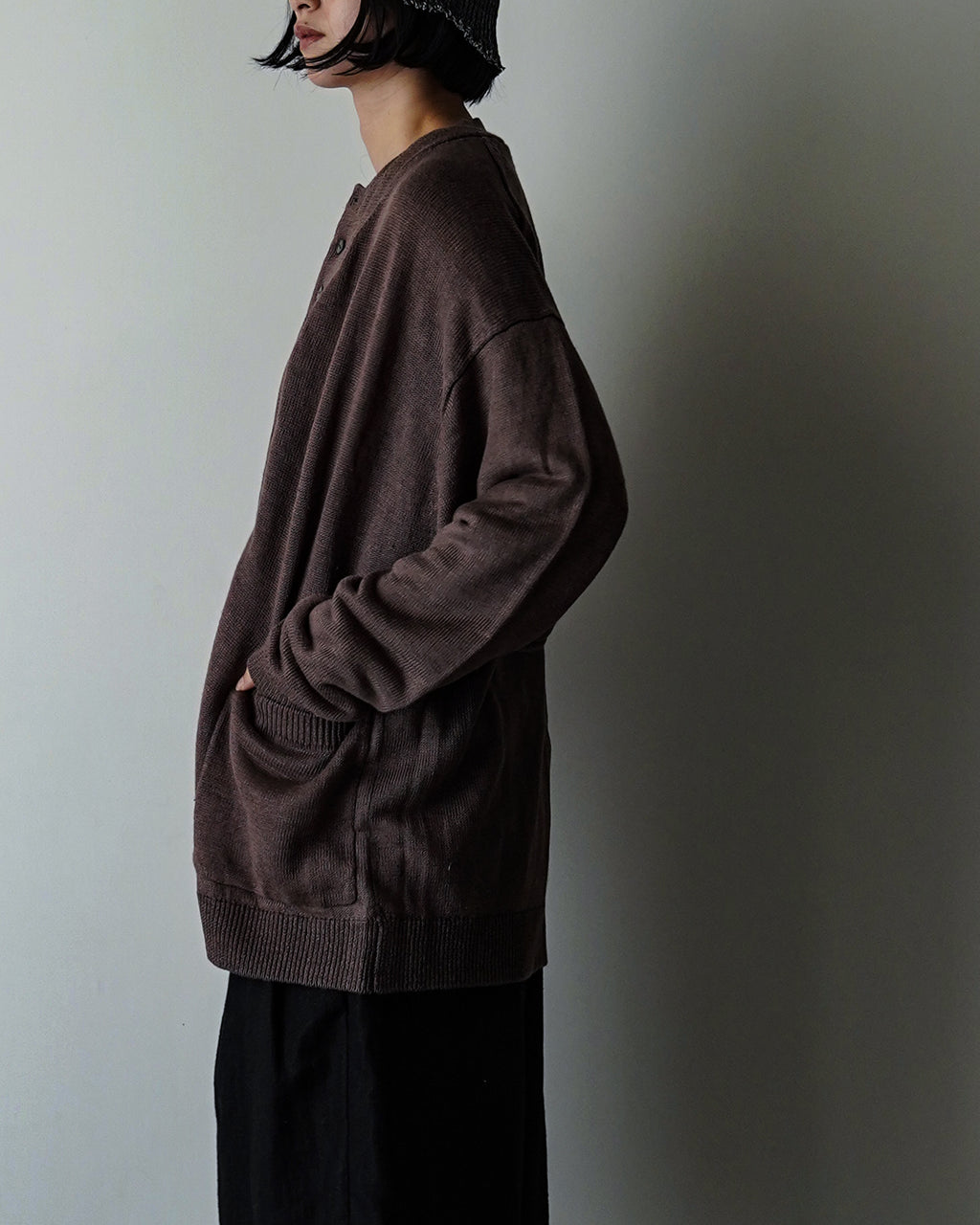 Linen Mid-Gauge V-Neck Knit Gown Cardigan <#brown>