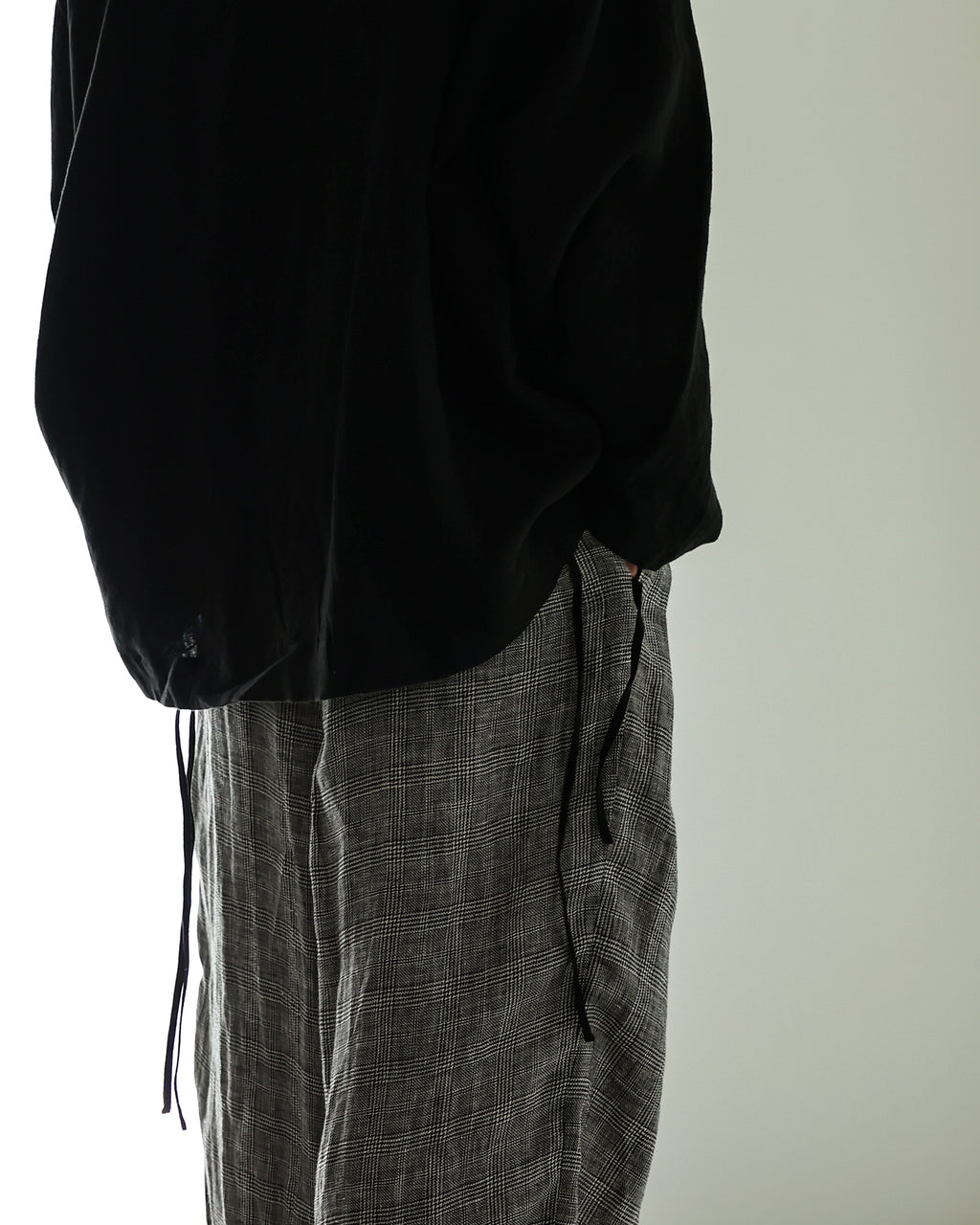 French Linen Side Shirring Long-Sleeve Pullover<#black>