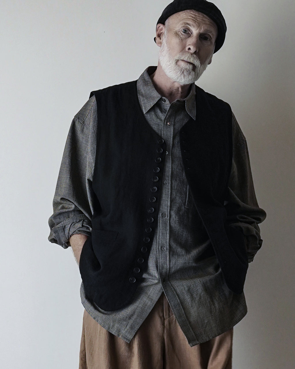 French Linen Back Belt Button Design V-Neck Vest <#black>