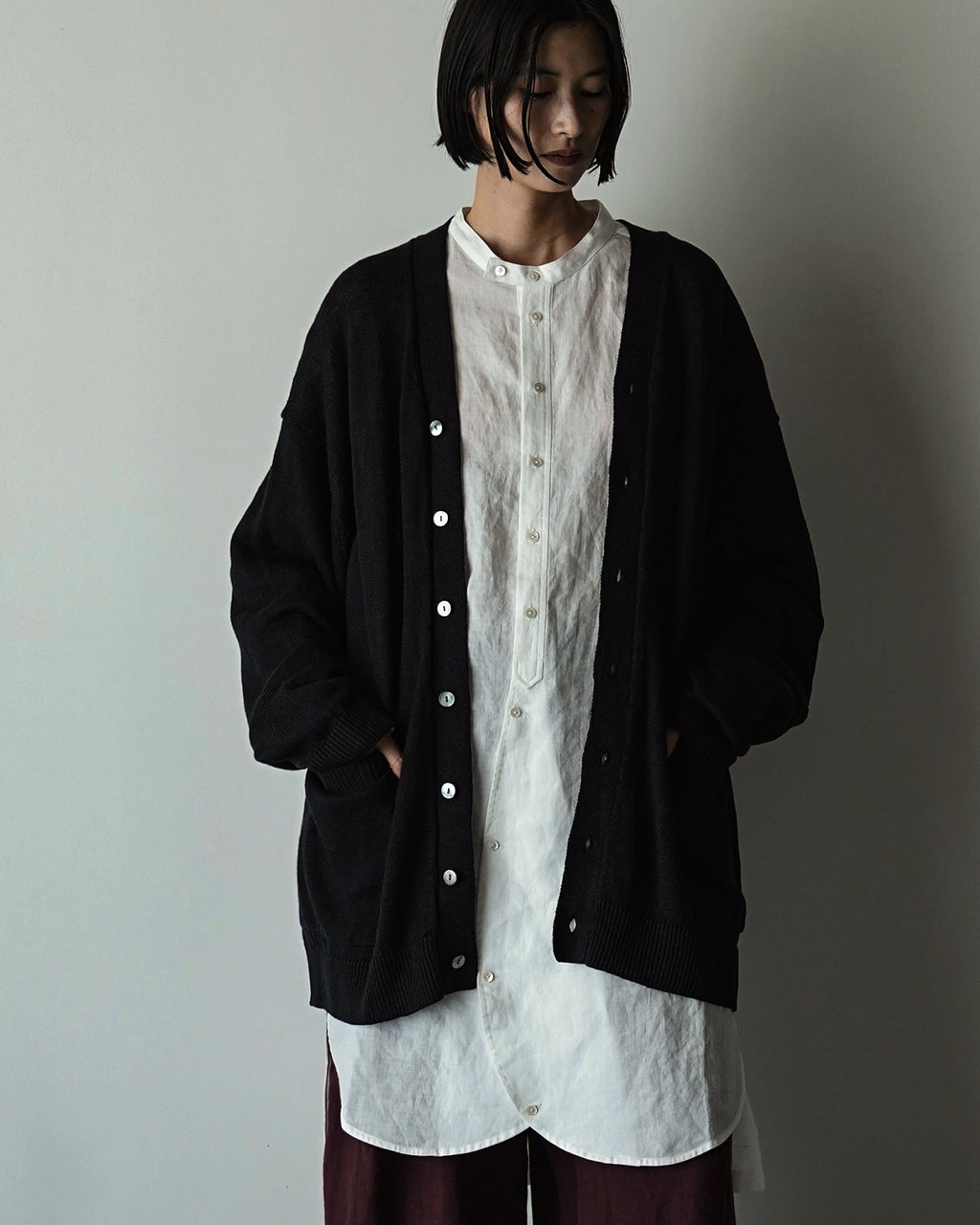 Linen Mid-Gauge V-Neck Knit Gown Cardigan <#black>